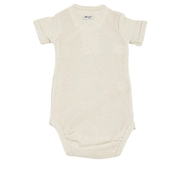 De Lodger Ciumbelle Overslagromper Cloud Dancer Mt. 62 is een praktisch rompertje voor pasgeboren baby's door de handige overslag. ✓Laagste Prijsgarantie