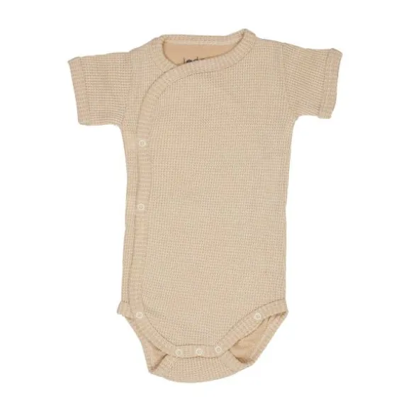 De Lodger Ciumbelle Overslagromper Cloud Dancer Mt. 62 is een praktisch rompertje voor pasgeboren baby's door de handige overslag. ✓Laagste Prijsgarantie