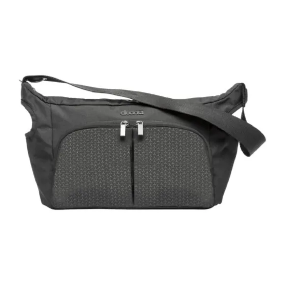 Deze Doona Essential Luiertas Nitro Black is een praktische tas waar je goed mee voor de dag kunt komen. ✓Laagste Prijsgarantie