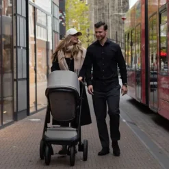 Dubatti One E6 Kinderwagen Dark Brown / Walnut Brown | Dubatti by Römer Autostoeltje Babysafe Pro | Vario Base 5Z