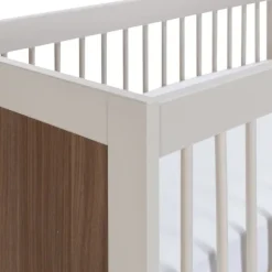 Europe Baby Vittoria Babybed - Cashmere / Walnut - 60 x 120 cm