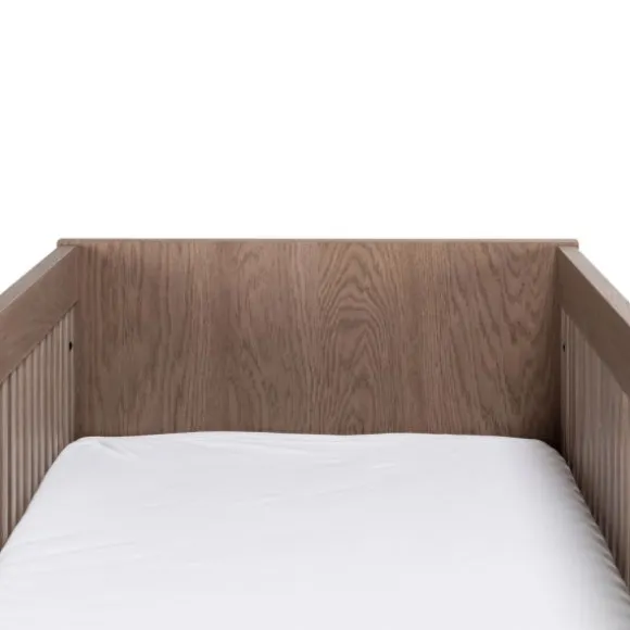 Kidsmill Levi Babykamer Incl. Rechte Potenset Walnoot | Ledikant 60 x 120 cm + Commode