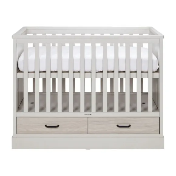 Kidsmill Newport Babykamer Incl. RVS Grepen - Oatmeal / Eiken | Ledikant 60 x 120 cm + Commode + Kast
