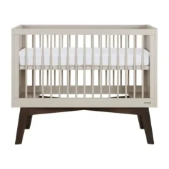 Kidsmill Sixties Babykamer Oatmeal / Walnoot | Bed 60 x 120 cm + Commode