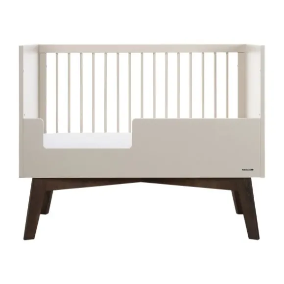 Kidsmill Sixties Babykamer Oatmeal / Walnoot | Bed 60 x 120 cm + Commode