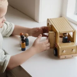 Little Dutch Schoolbus Met Poppetjes