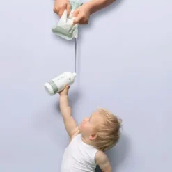 Naïf Navulverpakking Voedende Shampoo Voor Baby & Kids 500 ml