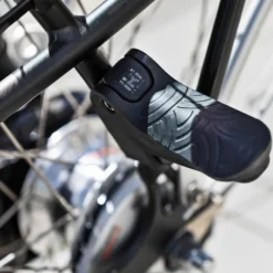Urban Iki Junior Fietsstoeltje - Bincho Black/Inaho Beige - Met Montagekader